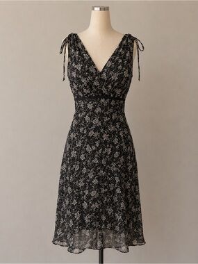 DBY Ltd • Vintage Y2K Black Floral V-Neck Tie-Shoulder Midi Dress • Size 7/8